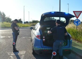 Isola Capo Rizzuto, controlli straordinari della Polizia di Stato