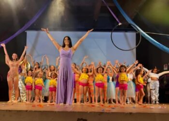 Cirò Marina, Saggio Etoile Academy: Chiara Liotti porta in scena la magia della natura e il cuore delle sue allieve