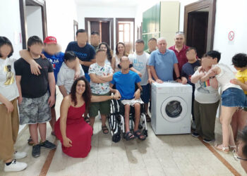 Kiwanis dona una lavatrice all’associazione ‘Gli Altri Siamo Noi’: un gesto di dignità e autonomia per ragazzi speciali