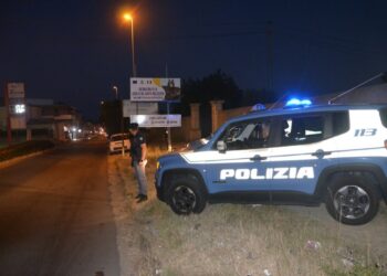 La Polizia di Stato effettua una raffica di controlli nelle città di Isola Capo Rizzuto, Crotone,  Cirò Marina e Le Castella
