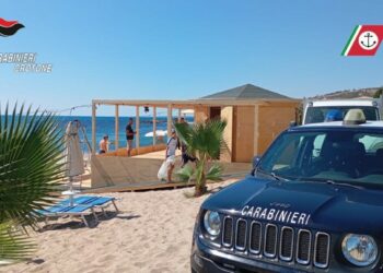 Torre Melissa: irregolarità nei lidi e negli hotel, raffica di multe da Carabinieri e Capitaneria