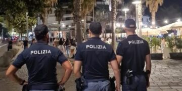Raffica di controlli della Polizia di Stato: 890 persone identificate tra Crotone, Cirò Marina e Le Castella