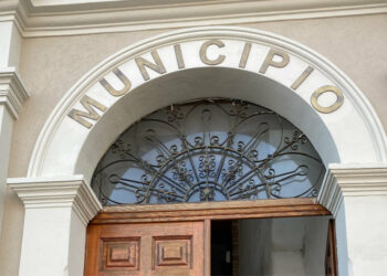 Carfizzi torna alle urne: il Prefetto nomina un Commissario prefettizio per irregolarità elettorali