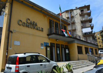 Petilia Policastro, stabilizzati 9 tirocinanti, Sindaco: con fondi Regione contratto a 24 ore 