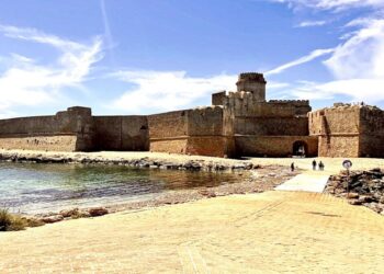 Premio Aragona 2025, questa sera il Castello Aragonese si illumina di cultura e talento