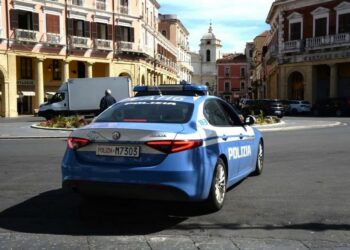 Crotone: la Polizia di Stato ha eseguito la misura cautelare del divieto di avvicinamento nei confronti di un uomo responsabile di stalking