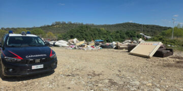 Petilia Policastro: scoperta discarica abusiva, sei persone denunciate dai Carabinieri per abbandono illecito di rifiuti