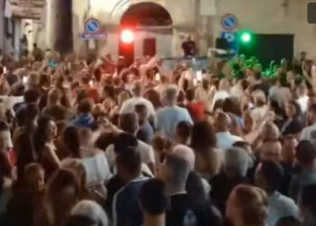 Incontri DiVini 2025: Cirò incanta con vino, arte e amore in una notte da record