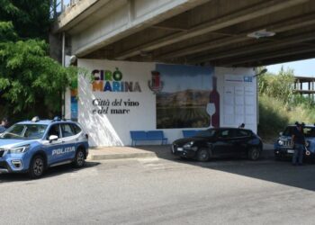 Crotone, bilancio positivo dell’operazione “Ferragosto sicuro” della Polizia di Stato