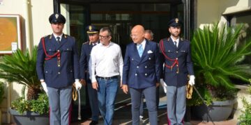 Visita del Sottosegretario alla Giustizia Delmastro delle Vedove alla Questura di Crotone