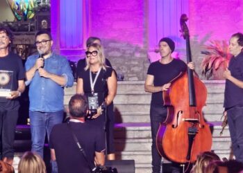 Sergio Cammariere apre la XIV edizione del Gran Premio Manente con un concerto indimenticabile a Crucoli