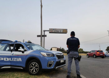 Crotone, scatta l’operazione “Ferragosto sicuro”: controlli a tappeto in città e provincia per garantire ordine e sicurezza