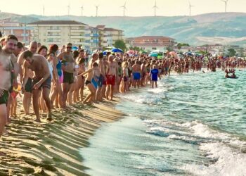 Strongoli, battuto il record mondiale del tuffo più lungo al mondo: oltre 5 km e 200 metri