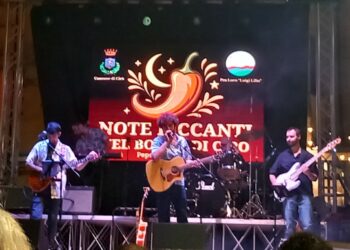Cirò, successo per “Note piccanti nel borgo”: musica, tradizioni ed enogastronomia con i Carboidrati