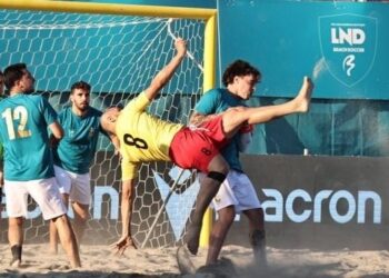 Beach Soccer Serie B: mercoledì 6 agosto, Viareggio e Catanzaro in finale mattutina a Cirò Marina con Gladiators e Massimo Palanca per l’accesso alla Poule Promozione 2026