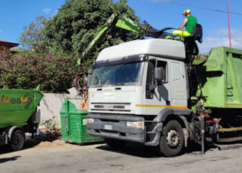Prende il via la distribuzione dei Kit per la differenziata a Papanice, Apriglianello e nell’area nord della città