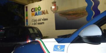 Cirò e Cirò Marina: maxi controlli della Polizia di Stato, identificate oltre 400 persone e sanzioni per oltre 1.000 euro