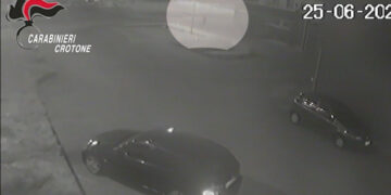 Cirò Marina: nuovi arresti per i furti di farmaci oncologici da oltre 700 mila euro all’Asp, sequestrati contanti e cellulari