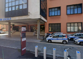 Reggio Calabria, uomo arrestato per aver tentato di investire una vigilessa: la solidarietà del Comune alla Polizia Locale