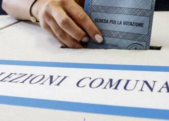 Agevolazioni di viaggio per gli elettori di Carfizzi in vista della ripetizione del voto del 26 e 27 ottobre 2025