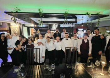 Crotone, successo per la terza edizione della cena solidale “Gli Altri Siamo Noi”