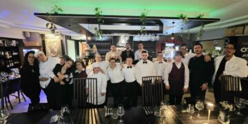 Crotone, successo per la terza edizione della cena solidale “Gli Altri Siamo Noi”