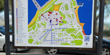 Crotone, installazione della nuova segnaletica informativa