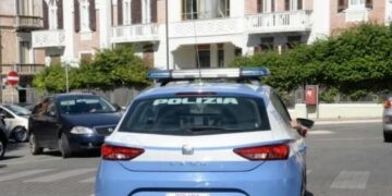 Crotone: la Polizia di Stato arresta due soggetti, uno condannato in via definitiva per violenza sessuale su minori e l’altro per associazione finalizzata al traffico di sostanze stupefacenti