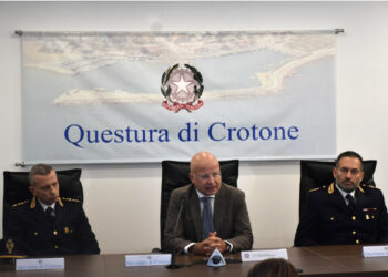 Crotone, nuovi incarichi in Questura: il Questore Panvino accoglie i dirigenti Vessio e Belvedere