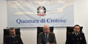 Crotone, nuovi incarichi in Questura: il Questore Panvino accoglie i dirigenti Vessio e Belvedere