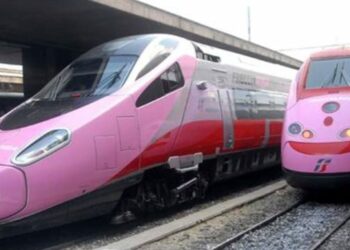 Frecciarosa 2025 in Calabria: la prevenzione del tumore al seno viaggia anche su due treni regionali tra Cosenza e Lamezia Terme
