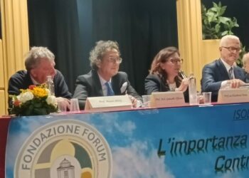 Isola Capo Rizzuto, successo per l’evento “Libertà è Democrazia” contro le mafie: intervengono Affatato e Di Manna