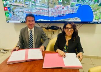 Porto di Crotone, il commissario Piacenza firma l’ampliamento della concessione a Metalcarpenteria Srl