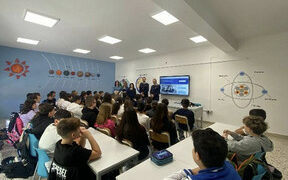 Crotone: La Polizia Postale incontra gli studenti di Rocca di Neto