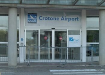 Aeroporto di Crotone, difendere ciò che esiste: basta divisioni, serve una visione comune per la costa jonica