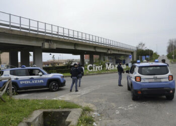 Crotone: la Polizia di Stato effettua controlli a Cirò Marina e nel Capoluogo