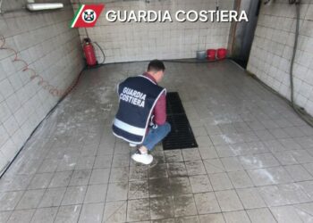 Crotone: controlli ambientali della Guardia Costiera, tre titolari deferiti all’Autorità Giudiziaria