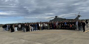 (VIDEO) Crotone, emozioni e formazione: oggi l’imbarco degli studenti sull’HH-139 per il Corso di Cultura Aeronautica