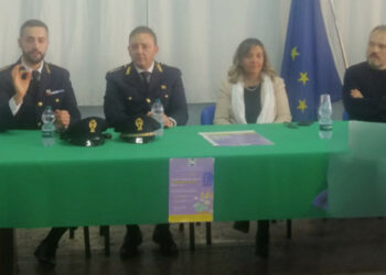Settimana della Consapevolezza Digitale all’Ic “Papanice Alfieri” con la Polizia Postale