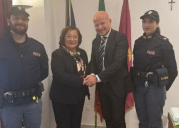 Crotone: la Polizia di Stato e l’Associazione “Le Donne del Vino” insieme per dire no alla violenza di genere