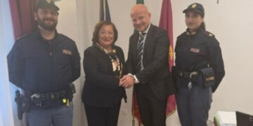 Crotone: la Polizia di Stato e l’Associazione “Le Donne del Vino” insieme per dire no alla violenza di genere