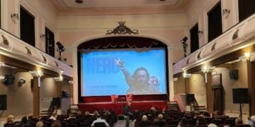 Crotone, entra nel vivo la rassegna Cinalci: dopo il successo dell’Ensemble dell’Orchestra Brutia e del film di Giovanni Esposito, grandi nomi in arrivo all’Apollo