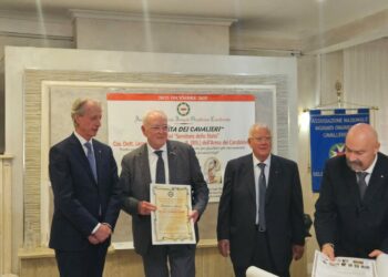 L’ANIOC “Associazione Nazionale Insigniti Onorificenze Cavalleresche” di Crotone, il 20-21 dicembre 2025, ha organizzato la “Giornata dei Cavalieri” e la festa per gli auguri del “Santo Natale”