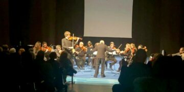 Grande successo a Crotone per l’orchestra Orfeo Stillo e il debutto italiano del violinista Austin Webster Perks Winston