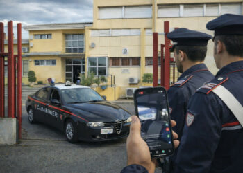 Cirò Marina, evade dai domiciliari e si riprende sui social: denunciato dai Carabinieri