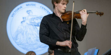 Crotone, debutto italiano del violinista Austin Webster-Perks nella stagione “L’Hera della Magna Grecia”