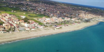 Cirò Marina, i Carabinieri sequestrano un immobile abusivo a meno 300 metri dal mare