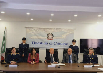 Crotone: la Polizia di Stato rinnova il protocollo con l’Amministrazione Comunale per il recupero dei soggetti maltrattanti
