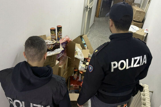 Crotone: Operazione interforze “Focus ‘Ndrangheta, un arrestato, due denunciati e articoli pirotecnici sequestrati