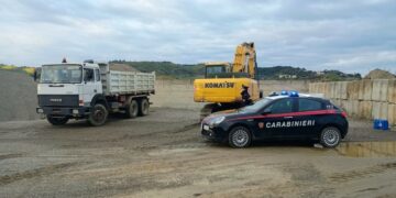 Cirò Marina, due uomini denunciati per presunto prelievo illecito di ghiaia dal fiume Lipuda